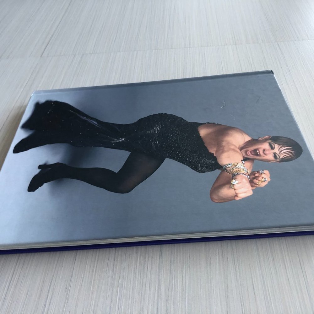 Versace Book - Picture 5 of 16